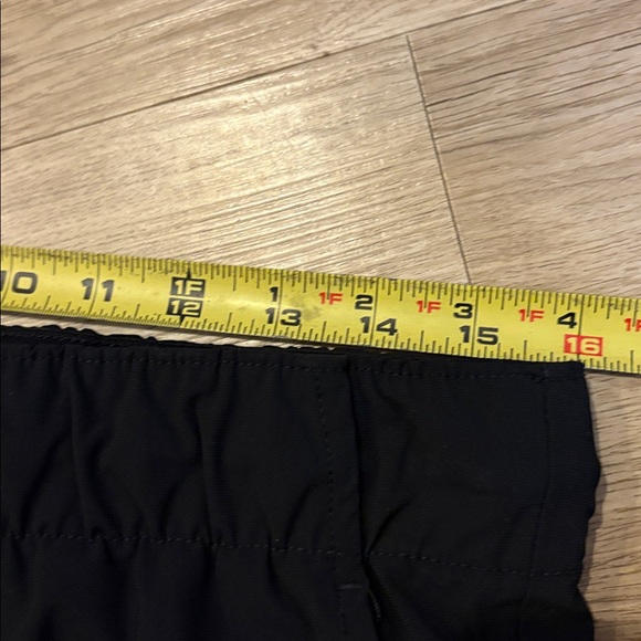 Preowned Vuori pants- Size L - Picture 8 of 8